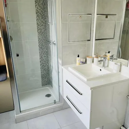 Studio De 28m²-proche De Paris * Levallois-Perret